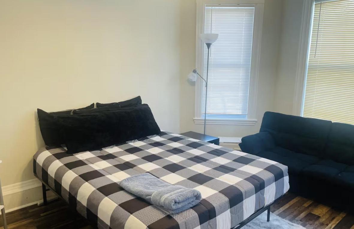 Lovely Close To The Redline And Downtown Habitación en casa particular